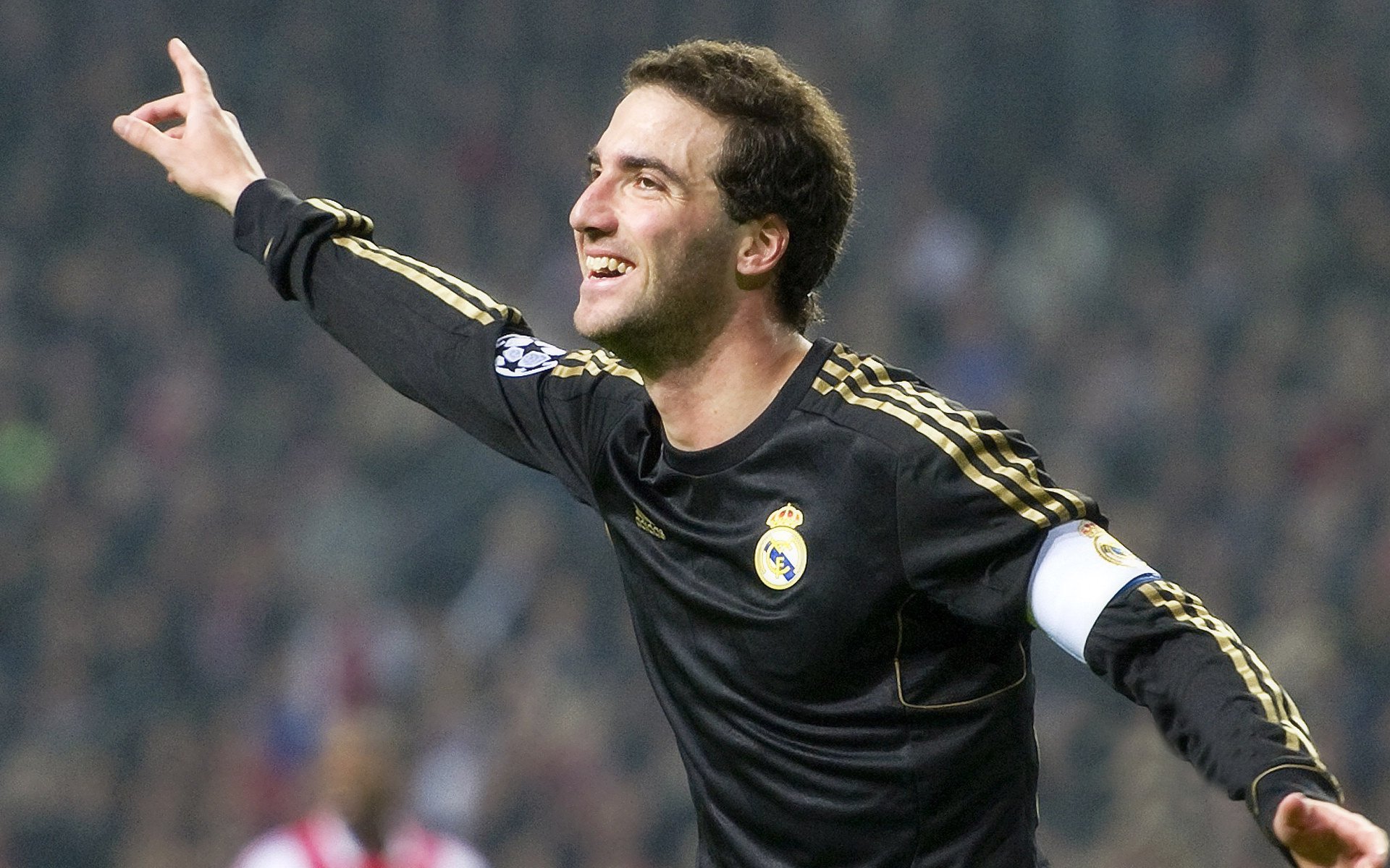 JiuyouAPP下载-塞尔·拉恩：他是全黑队反击战术的关键，速度和突破让全队充满活力